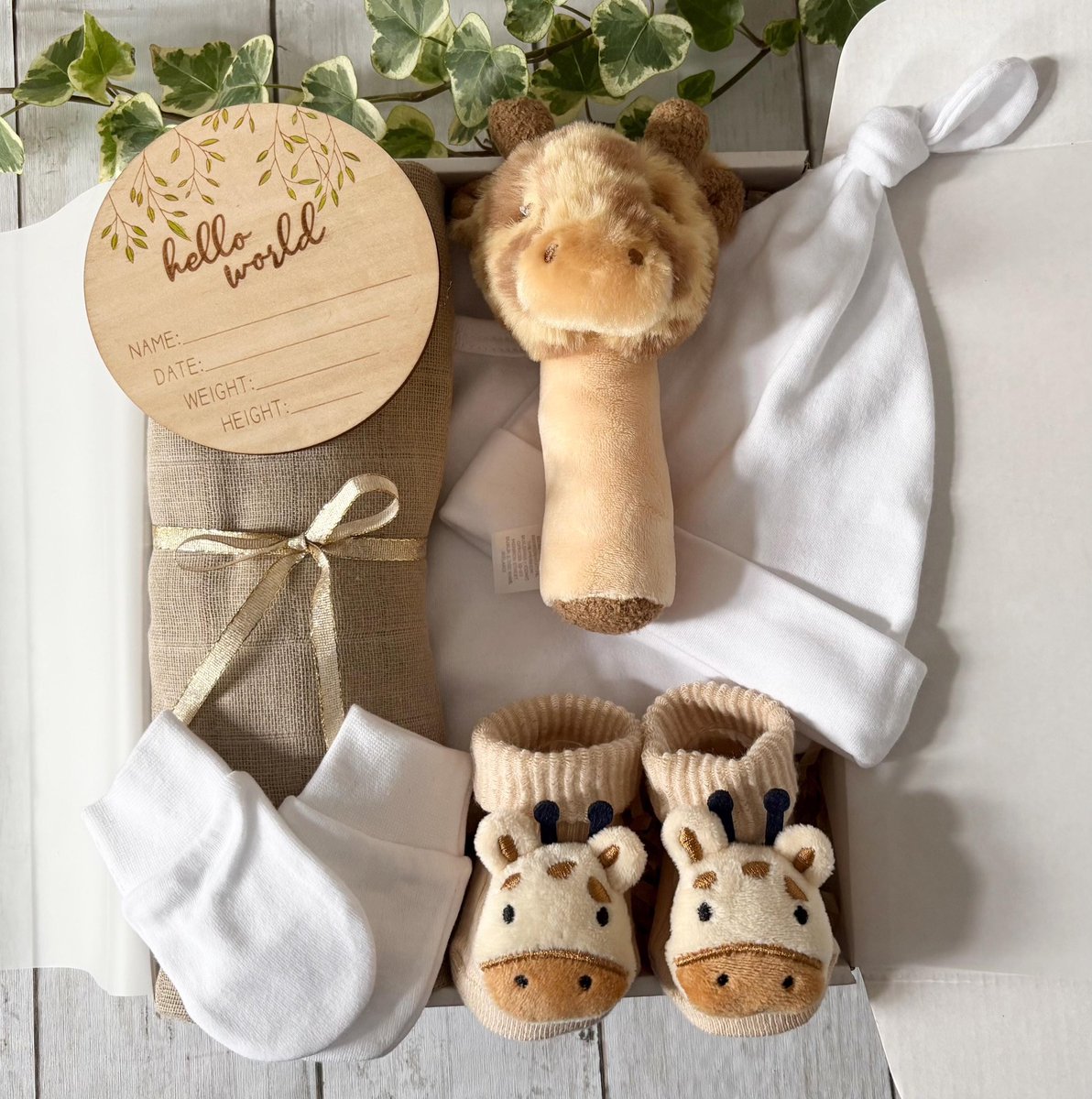 ElleRayDesigns's tweet photo. Baby Giraffe Hamper Gift Boxed - Baby rattle, Novelty Socks, Baby Girl, Baby Boy, Baby Shower, Welcome baby gift #BabyHamper #BabyGift #BabyShowerGift #NewbornGift #BabyGiftBasket #BabyEssentials #GiftForBaby #BabyShower #MomLife #BabyLove https://t.co/9krxE4oq46 https://t.co/p9qGFS1K8P