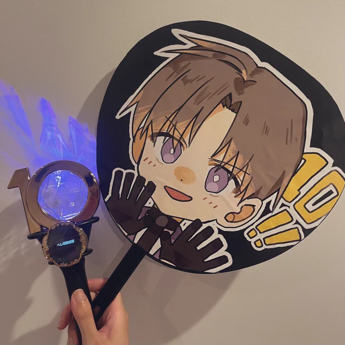 うちわ頑張って作ったのでみせみせ