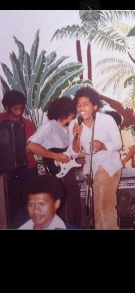 The young Poji I remember from the mid/late 80s in Tavualevu and Honolulu.

Highest high cuz #F1J1 !

Vina du valevu na dau vinumi qa ya na viwekani vina.