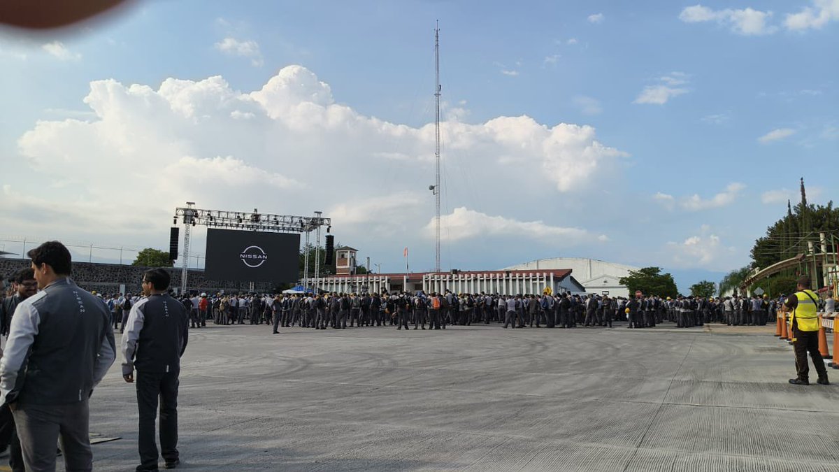HASTA ABRIL CIERRE DEFINITIVO DE NISSAN MORELOS/ Ayer por la noche directivos de la planta de #CIVAC de #NissanMexicana, informaron a dirigencia sindical que en abril del próximo año se va la empresa nipona. Habrá despidos escalonados y liquidaciones conforme a la ley.