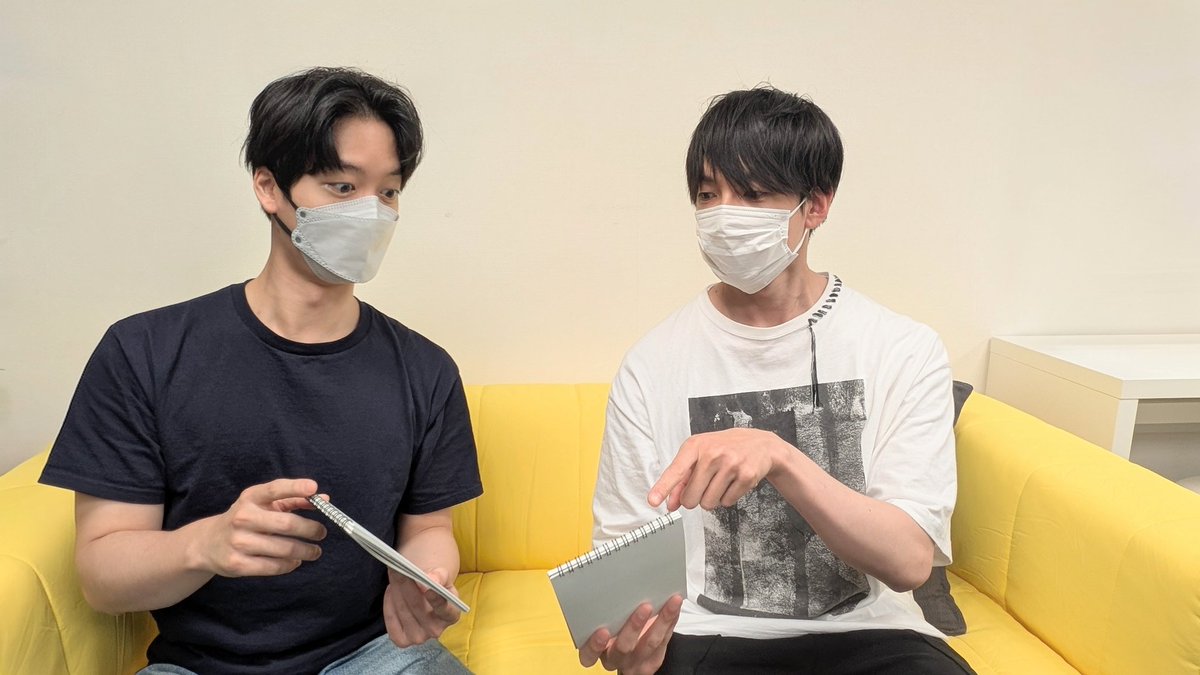 もうこのノートには書いてありません(笑)
写真用のポーズです(笑)
本日もお付き合いありがとうございました🐰
#ラビラジ #筆談の密談