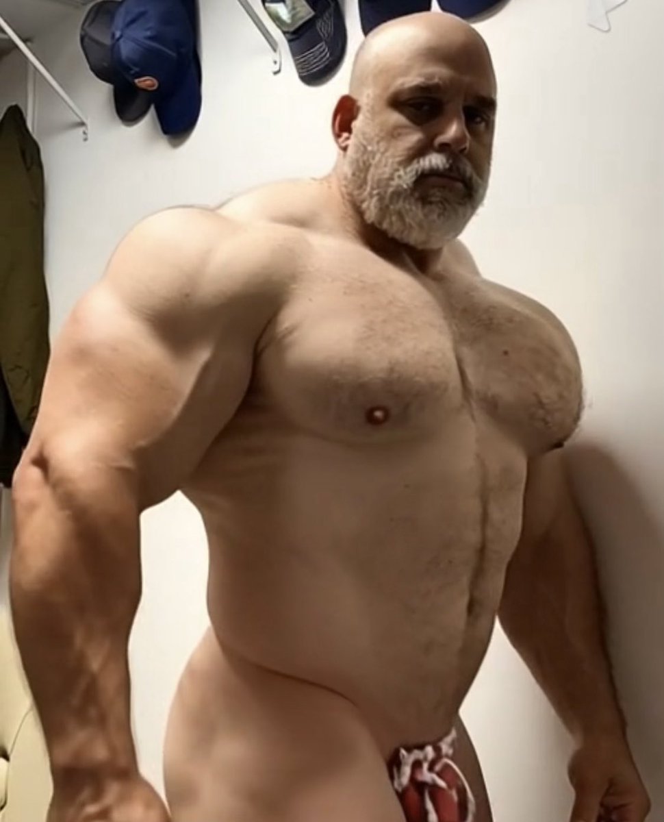 LADaddyBull's tweet photo. Retweet if Daddy is yer type. https://t.co/JAyRLenGWd