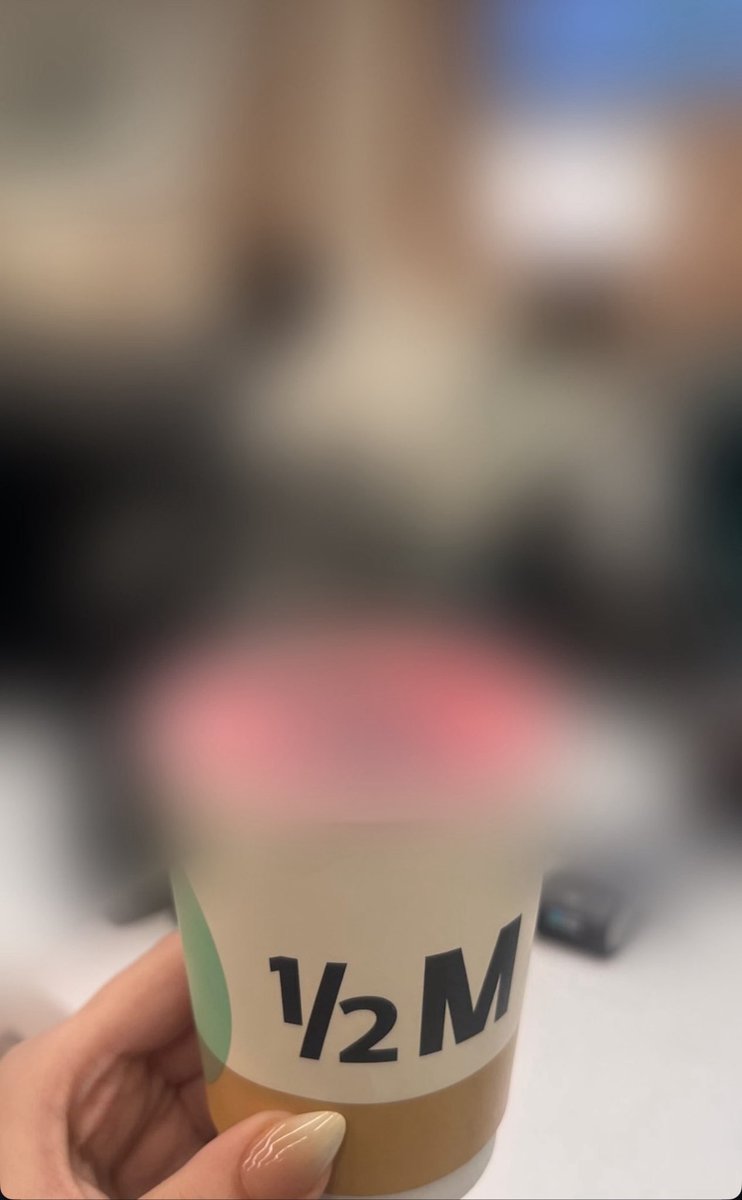 مين يخمّن وش مشروبنا اللي في الصورة؟ 👀

اللي يجيبه صح يبشر به 😍🤍
