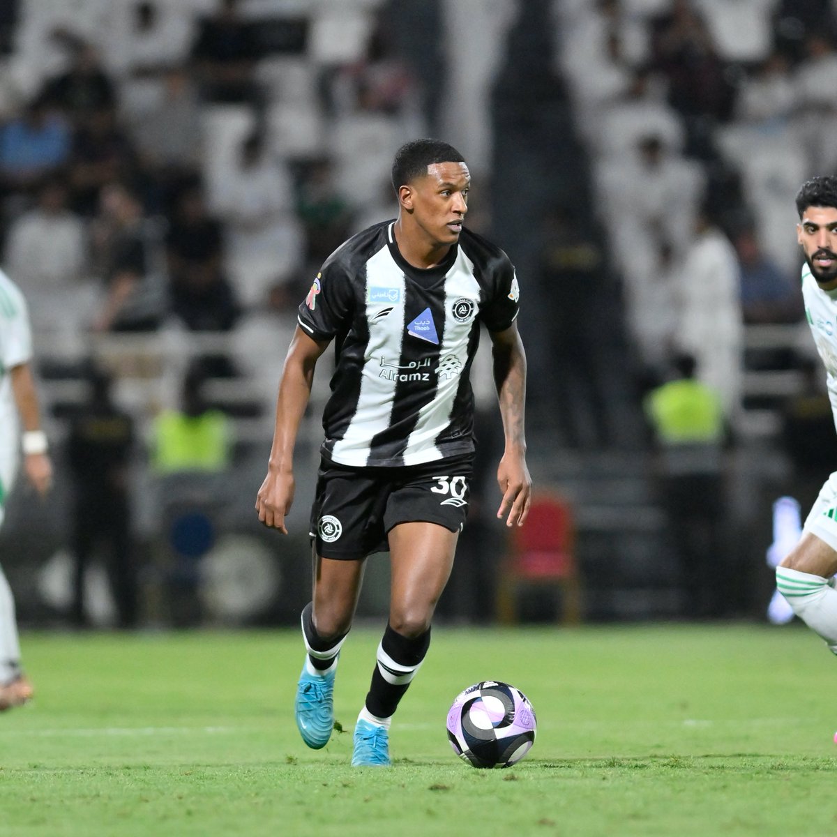 Gündem Beşiktaş (@gundembjkcom) on Twitter photo 💥 Robert Renan, Beşiktaş'a önerildi.
🚨 Zenit'in, Renan için 1 Milyon € kiralama bedeli ve 14 Milyon € civarında bir satın alma opsiyonu beklentisi var.
📌 Renan'ın da, 2 Milyon €'ya yakın bir maaş beklentisi var. (<a href="/ertansuzgun/">Ertan Süzgün</a>) 💥 Robert Renan, Beşiktaş'a önerildi.
🚨 Zenit'in, Renan için 1 Milyon € kiralama bedeli ve 14 Milyon € civarında bir satın alma opsiyonu beklentisi var.
📌 Renan'ın da, 2 Milyon €'ya yakın bir maaş beklentisi var. (<a href="/ertansuzgun/">Ertan Süzgün</a>)