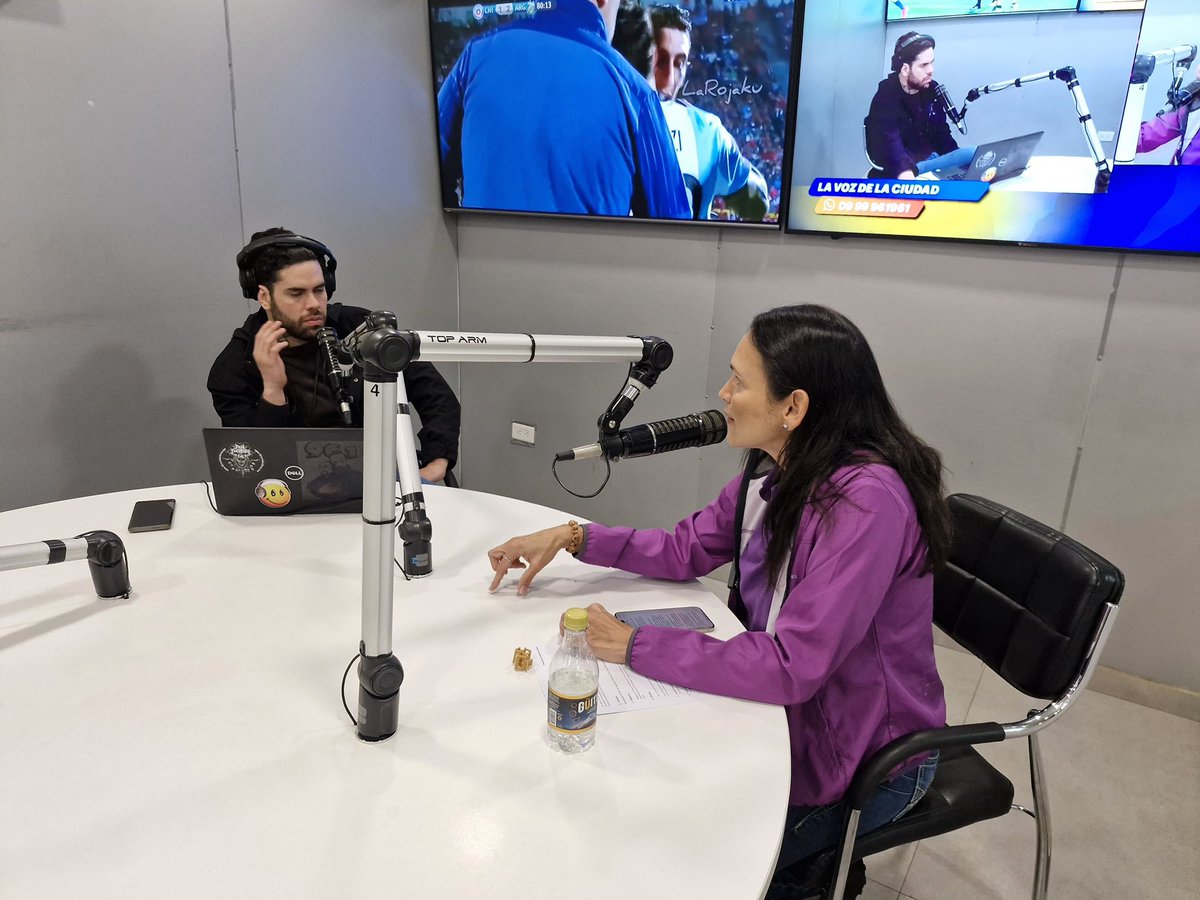 📻 [AGENDA DE MEDIOS]

En el espacio de entrevistas de <a href="/LaSuprema961/">La Suprema Estación 96.1</a>, la ministra <a href="/inesmanzano/">Ines Manzano</a> informó sobre las últimas acciones ejecutadas dentro de los sectores energético y minero del país.

#ElNuevoEcuador