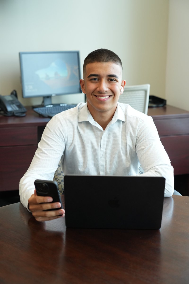 Cityofdoral's tweet image. Happy #NationalInternDay!🎉 Today we celebrate our incredible Summer Youth Interns from @MDCPS and our Executive Interns who are gaining real-world experience and making a difference at the City of Doral!

#FutureLeaders #InternshipExperience #DoralYouth