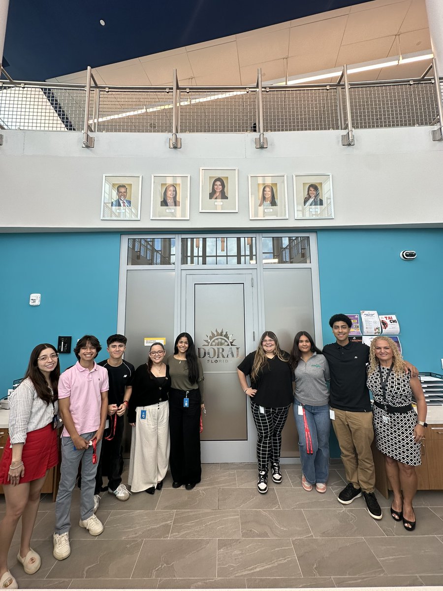 Cityofdoral's tweet image. Happy #NationalInternDay!🎉 Today we celebrate our incredible Summer Youth Interns from @MDCPS and our Executive Interns who are gaining real-world experience and making a difference at the City of Doral!

#FutureLeaders #InternshipExperience #DoralYouth