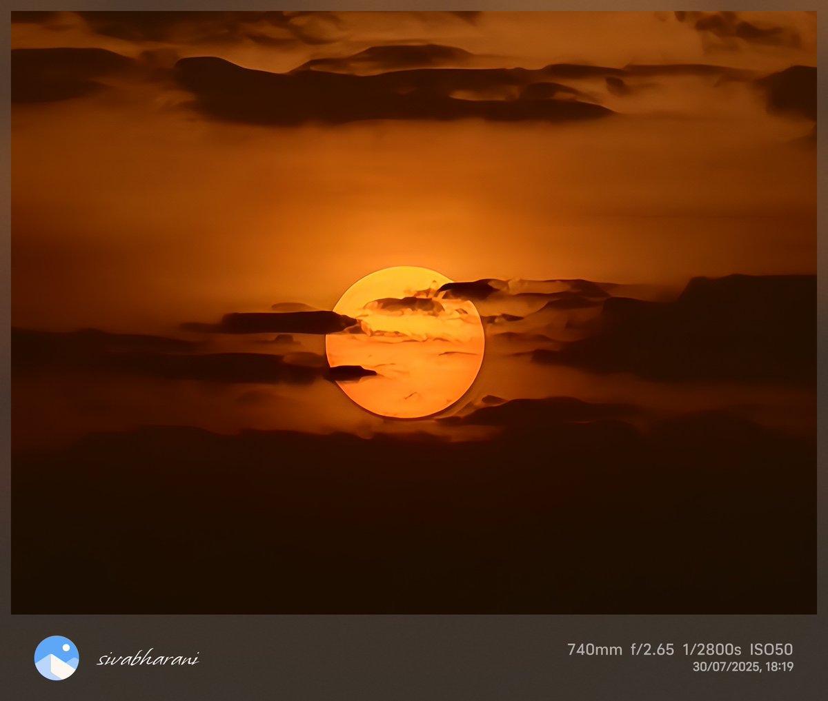 Shot on #vivoX200FE #NoEdit 
Sunset 🌇