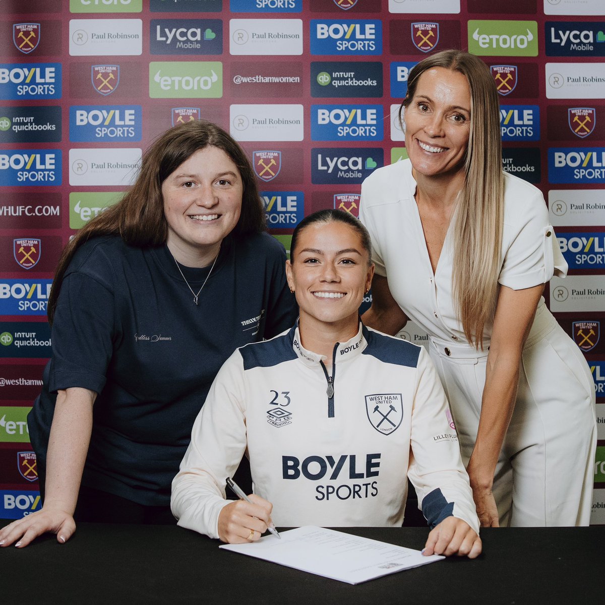 Freya Clothier tweet media