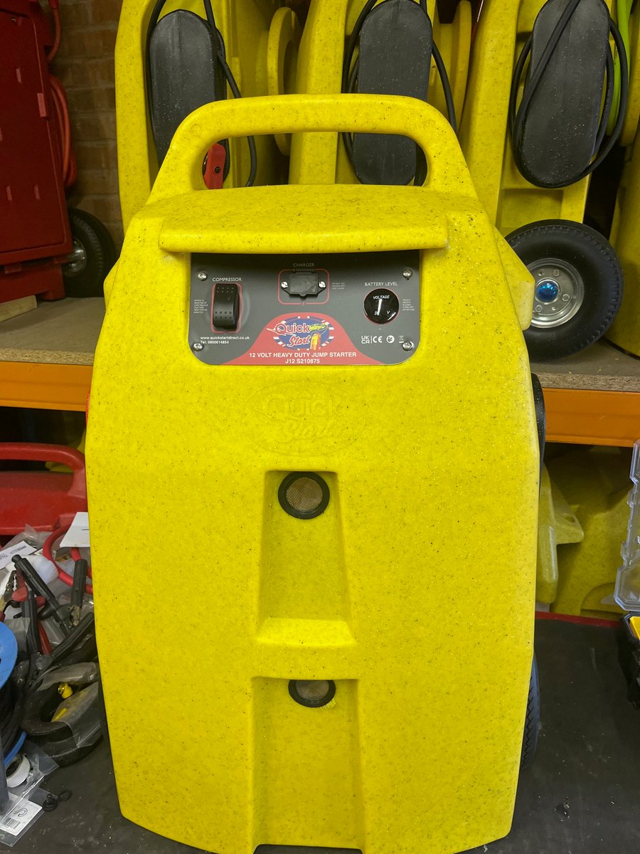 quickstartuk1's tweet image. Just wrapped up assembling the J12 Jump Start with built-in compressor — start to finish, all in a day's work! 💪🔧 Check out the behind-the-scenes photos of the process. #J12 #JumpStart #BuiltNotBought #WorkshopDiaries