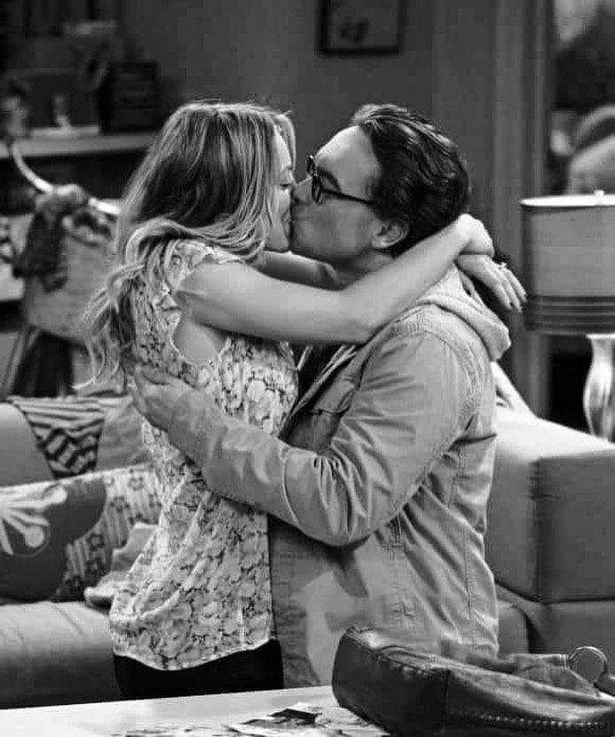 Y como dijo Leonard:

"Estamos hechos de partículas que han existido desde el comienzo del universo. Y me gusta pensar que esos átomos recorrieron 14 mil millones de años, a través del tiempo y del espacio, para crearnos. Y así pudiéramos estar juntos y complementarnos el uno al