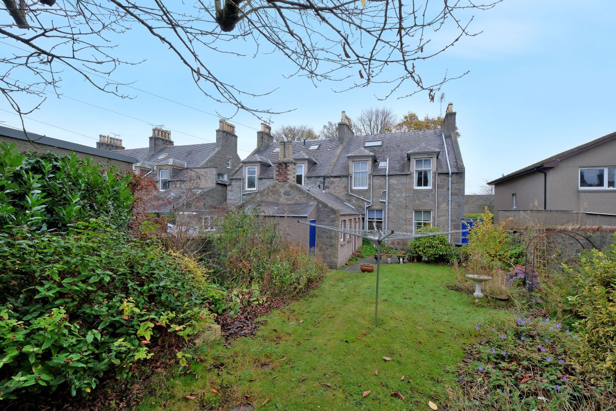 Peterkins (@peterkinsnews) on Twitter photo ⭐ Imposing four bedroom granite semi-detached dwellinghouse 🏠 For Sale, 12 Ellerslie Road, Bucksburn, Aberdeen AB21 9EJ 💷 Offers over £220,000 - £20K BELOW VALUATION AS AT 17.04.2025
More info: peterkins.com/Purchase/Prope…
Book a viewing:
📱 01224 428100
💻 propcen@peterkins.com ⭐ Imposing four bedroom granite semi-detached dwellinghouse 🏠 For Sale, 12 Ellerslie Road, Bucksburn, Aberdeen AB21 9EJ 💷 Offers over £220,000 - £20K BELOW VALUATION AS AT 17.04.2025
More info: peterkins.com/Purchase/Prope…
Book a viewing:
📱 01224 428100
💻 propcen@peterkins.com