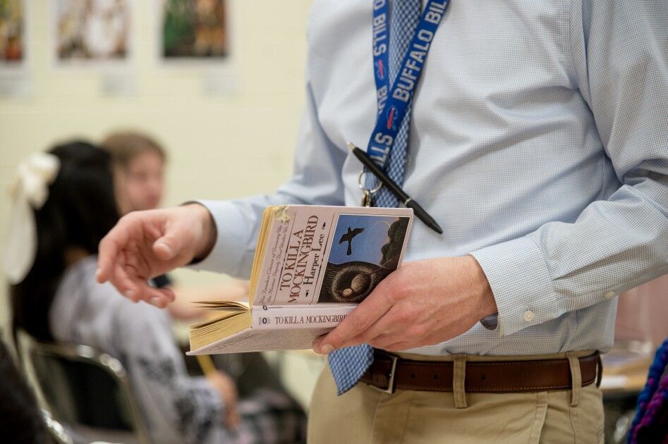 From Education Week:
Shakespeare, Other Classics Still Dominate High School English
edweek.org/teaching-learn…