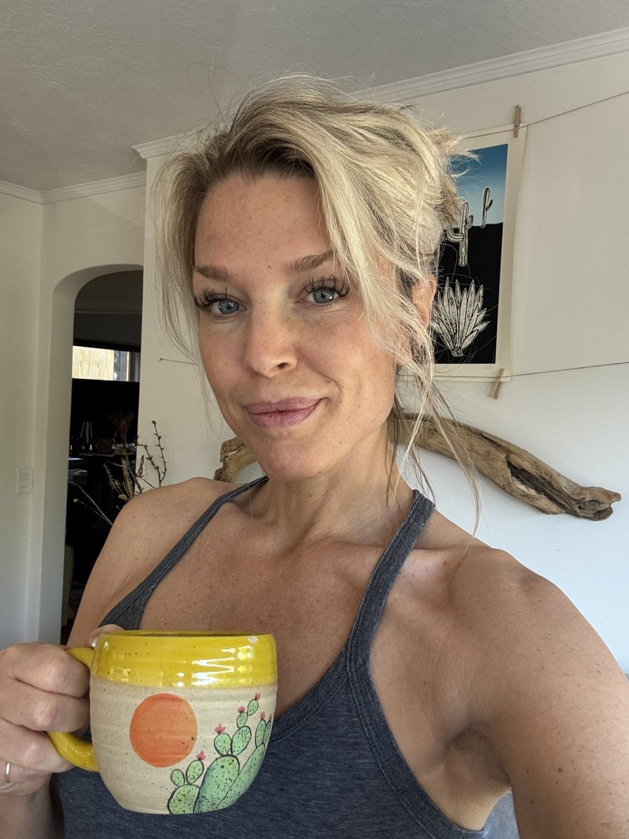 Good morning everyone! Have an amazing day! ❤️☕️✨