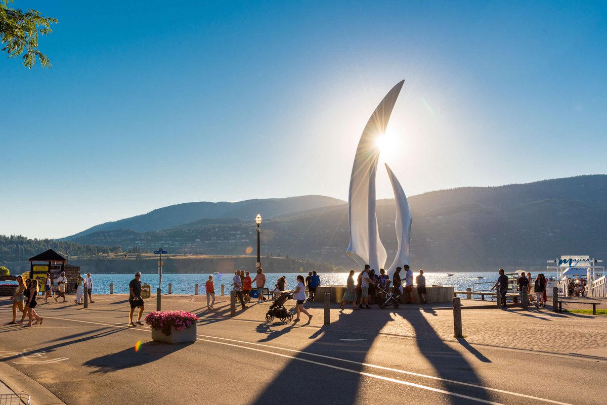 Heat warnings continue today and into Thursday across the BC Interior. Extended periods of high temperatures, place everyone at risk of heat related illness. Interior Health's latest  heat update has  detailed information on risks and prevention at:  ow.ly/EiWt50Wx2NI
