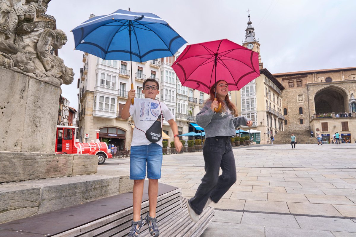 LOSALEGRIOS's tweet image. ¡¡Ya es oficial!! Este año Edurne Txiki será una de las nuestras!!! Zorionak Aiora!!! Que ilusión nos hace que seas la primera Edurne/Celedón Txiki de nuestra cuadrilla!! 
#Edurnetxiki #Celedontxiki #LaBlanca2025 #GasteizkoJaiak2025