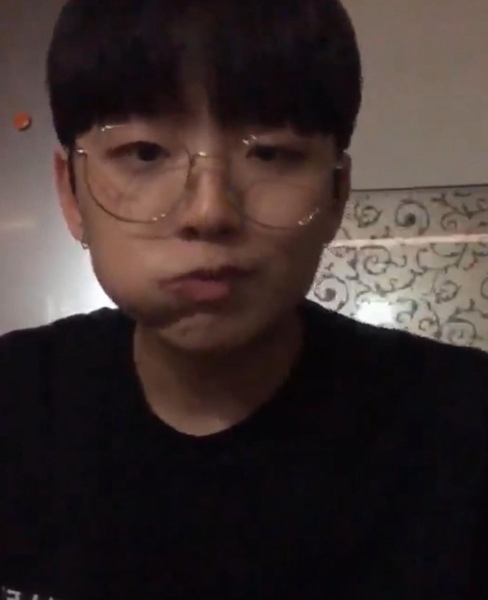 la2on2's tweet photo. 대답할 때 느낌 

넵 < 그냥그럼
넷 < 나대보임
넹 < 성의없어보임
넴 < 장난치는것같음

네 < 가 가져온 새로운 세상 절반 그 다양함이 날 덜 편협해지게 할 때 까지 https://t.co/AxDu8FxHiO