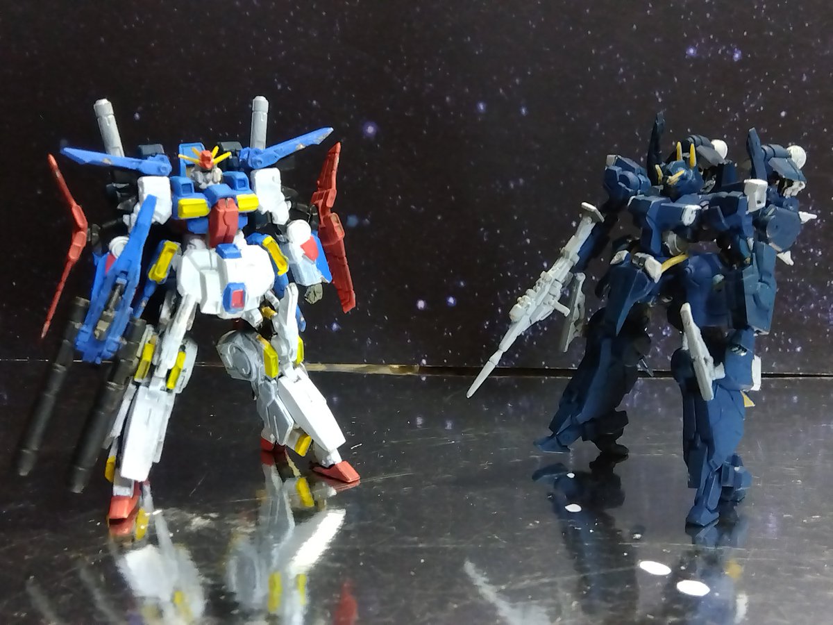 積んでたアーティファクトを2体塗り分けしながら組み立て
偶に細かいの塗るのも楽しい。