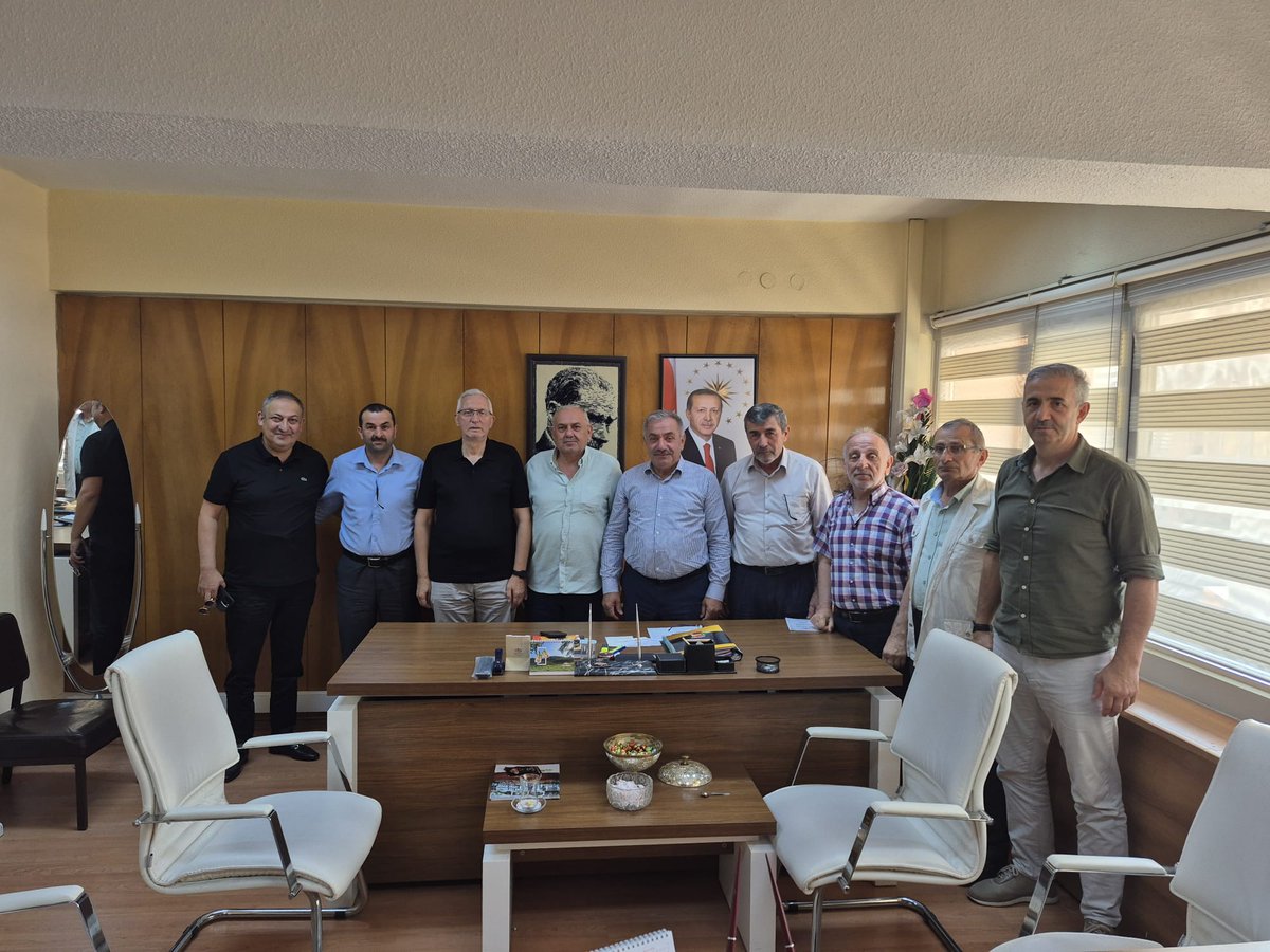 Ak parti Yüksek istişare kurulu olarak, Çaykur yönetim kurulu üyeliğine atanan, Ferhat Turgut ve Nurettin İnce ye hayırlı olsun ziyaretinde bulunarak muvaffakiyetler diledik. <a href="/akpartirize/">AK PARTİ RİZE</a> <a href="/YilmazKATMER/">Yılmaz KATMER</a>