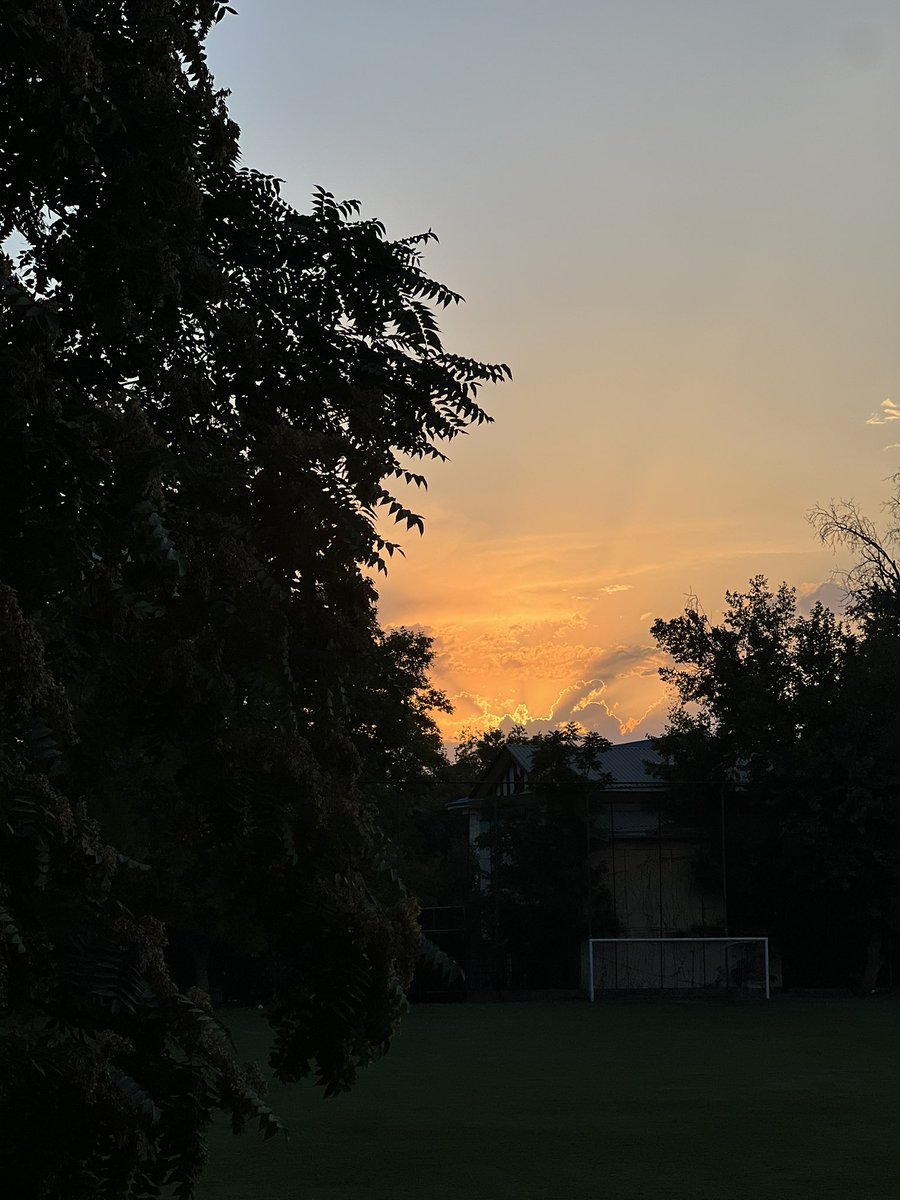 madaminov_avaz's tweet image. Ҳар бир кун – дарс. Ундан хулоса чиқарсангиз, эртангиз яхши бўлади.