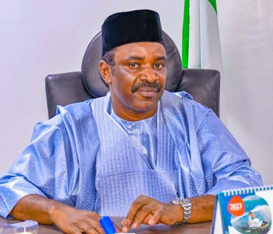 africa247live's tweet image. FG completes 135 road projects in Northern Nigeria, with 216 more ongoing. Minister Saidu Alkali says it’s part of the Renewed Hope Agenda to boost infrastrctures🇳🇬
#RenewedHope #FGProjects #NorthernNigeria #Infrastructure
m.facebook.com/story.php