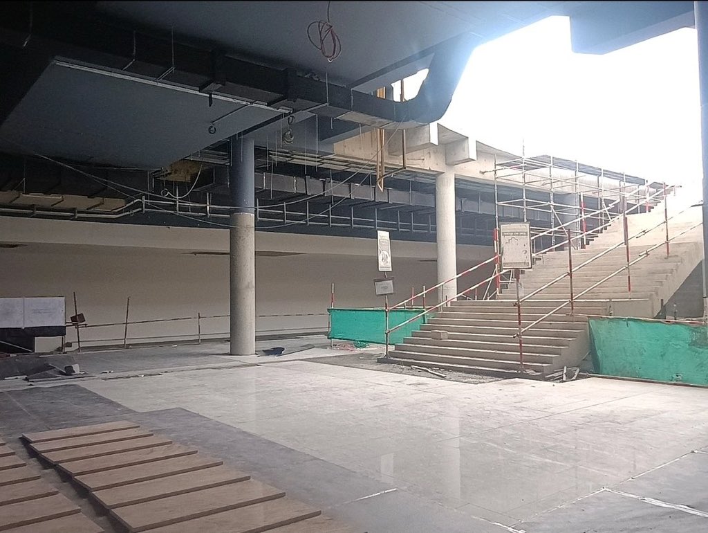 ✈️🚇 Bengaluru’s Airport Metro Station goes underground!

📸 Under-construction photos from the swanky underground terminal coming up at KIA.
Phase 2B of #NammaMetro promises seamless airport access — skip the traffic, take the metro! 🔥

#BengaluruInfra #BLRMetro #NammaMetro