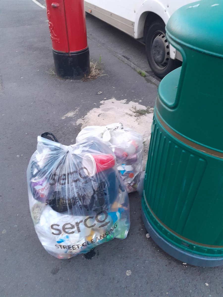Huge shoutout to Kay, Gizmo, and Geoff! They've been on a major litter-busting mission in Hamstead, even turning a pushchair into a genius litter-carrier. Amazing dedication from this fantastic trio.
#volunteers #dogwalking #sandwell #litterpicking