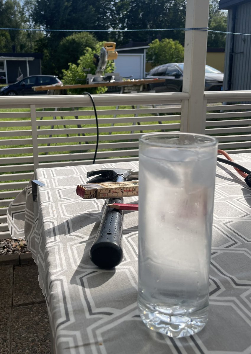 stefan_hoffman's tweet photo. När man tar en paus i arbetet så är det rätt schysst med en läskande GT. 😎 https://t.co/L2DcQtdMy2