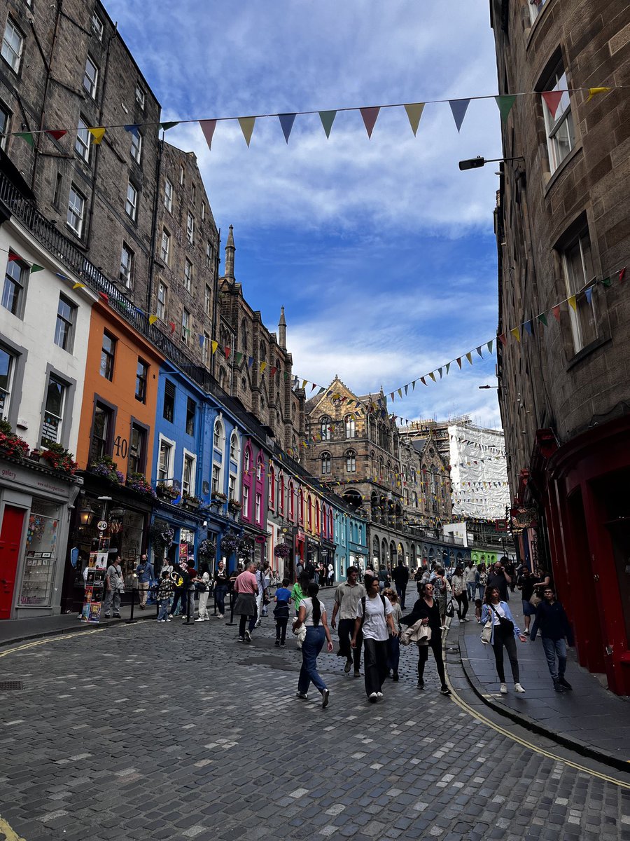 Up in Edinburgh today. Great to hear about how the Lord is moving across Scotland in this season. Loving some time up in one of my favourite cities in the UK too. Praying blessing on the wider Scottish nation &amp; for the church to be the good news people needed at this time 🙏 🏴󠁧󠁢󠁳󠁣󠁴󠁿