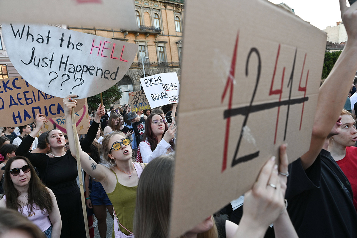LibMod - Zentrum Liberale Moderne (@liberalemoderne) on Twitter photo Die ersten Proteste seit 2022: Tausende demonstrieren gegen ein Gesetz, das Antikorruptionsbemühungen bedroht. Selenskyj lenkt ein – doch der Schaden ist da, innen- wie außenpolitisch. ukraineverstehen.de/trotz-krieg-de…
✍️ <a href="/denistrubetskoy/">Denis Trubetskoy</a> für <a href="/UkrVerstehen/">Ukraine verstehen</a>
<a href="/LiberaleModerne/">LibMod - Zentrum Liberale Moderne</a>
#Закон12414 Die ersten Proteste seit 2022: Tausende demonstrieren gegen ein Gesetz, das Antikorruptionsbemühungen bedroht. Selenskyj lenkt ein – doch der Schaden ist da, innen- wie außenpolitisch. ukraineverstehen.de/trotz-krieg-de…
✍️ <a href="/denistrubetskoy/">Denis Trubetskoy</a> für <a href="/UkrVerstehen/">Ukraine verstehen</a>
<a href="/LiberaleModerne/">LibMod - Zentrum Liberale Moderne</a>
#Закон12414