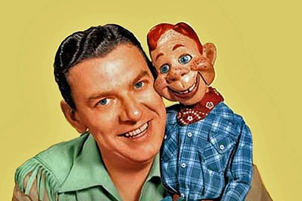 ✞REMEMBRANCES July 30th

1998..Buffalo Bob Smith [Robert Emil Schmidt], American TV host (Howdy Doody), dies of cancer at 80. Smith who built it into an enduring hit and one of television's first profitable franchises for licensed product tie-ins....Whereas other 1950s