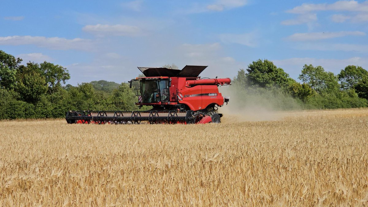 RSPBHopeFarm's tweet image. 30/07/25 - That's a wrap on harvest 25 🤯I think must be in the record for one of the earliest finishes we've had?