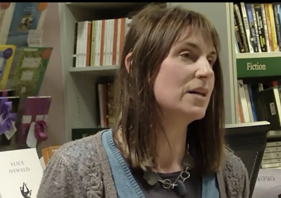 “Os cianotipos das algas de Anna Atkins”, por Alice Oswald.
A poeta Alice Oswald fala da luz impresa nos cianotipos da fotógrafa Anna Atkins.

euseino.org/2025/07/29/os-…

No verán: notas curiosas e infrecuentes.