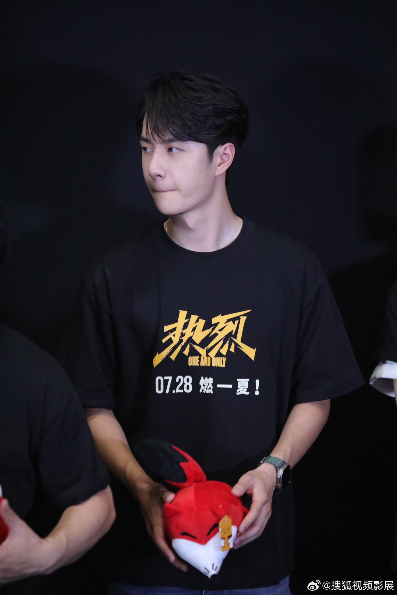 zb1 上海 ポップアップ yizhiyu 一直娱 特典 ジャンハオ 2枚セット sddefault.jpg