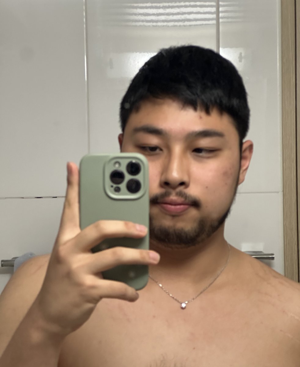 머리 기르는 중이야