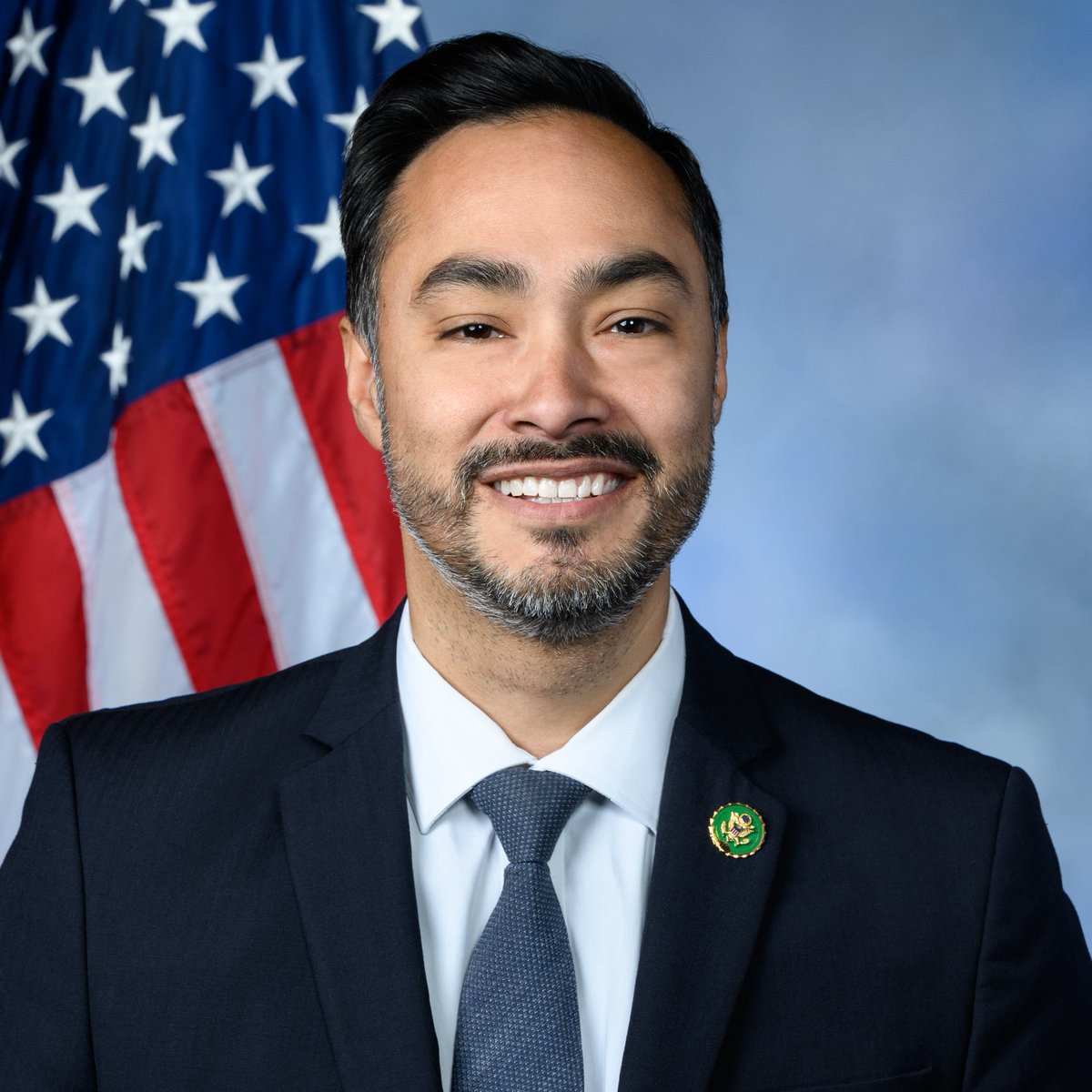 🚨NEW: Texas Republicans plan to gerrymander Democratic Rep. Joaquin Castro out of his district in newly-released maps to give the GOP five more seats in the midterms.

RETWEET if you stand with @JoaquinCastroTX against the GOP!