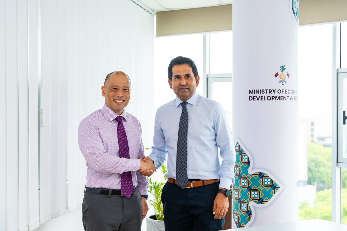 Ministry of Economic Development and Trade (@moedmv) on Twitter photo US Ambassador H.E. Hugo Yon met with Minister <a href="/em_saeed/">Mohamed Saeed</a> to discuss ongoing efforts to enhance trade and investment relations between the Maldives and the United States.
<a href="/USinMaldives/">U.S. Embassy Male'</a> US Ambassador H.E. Hugo Yon met with Minister <a href="/em_saeed/">Mohamed Saeed</a> to discuss ongoing efforts to enhance trade and investment relations between the Maldives and the United States.
<a href="/USinMaldives/">U.S. Embassy Male'</a>