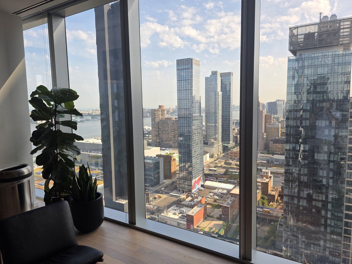 gm from @Coinbase NY!

Talking stablecoins with <a href="/PayPal/">PayPal</a>, CoinVertible by <a href="/SocieteGenerale/">Societe Generale Group</a>, and other forward-thinking institutions.

Stablecoins are going global. ZetaChain is building the Universal one.