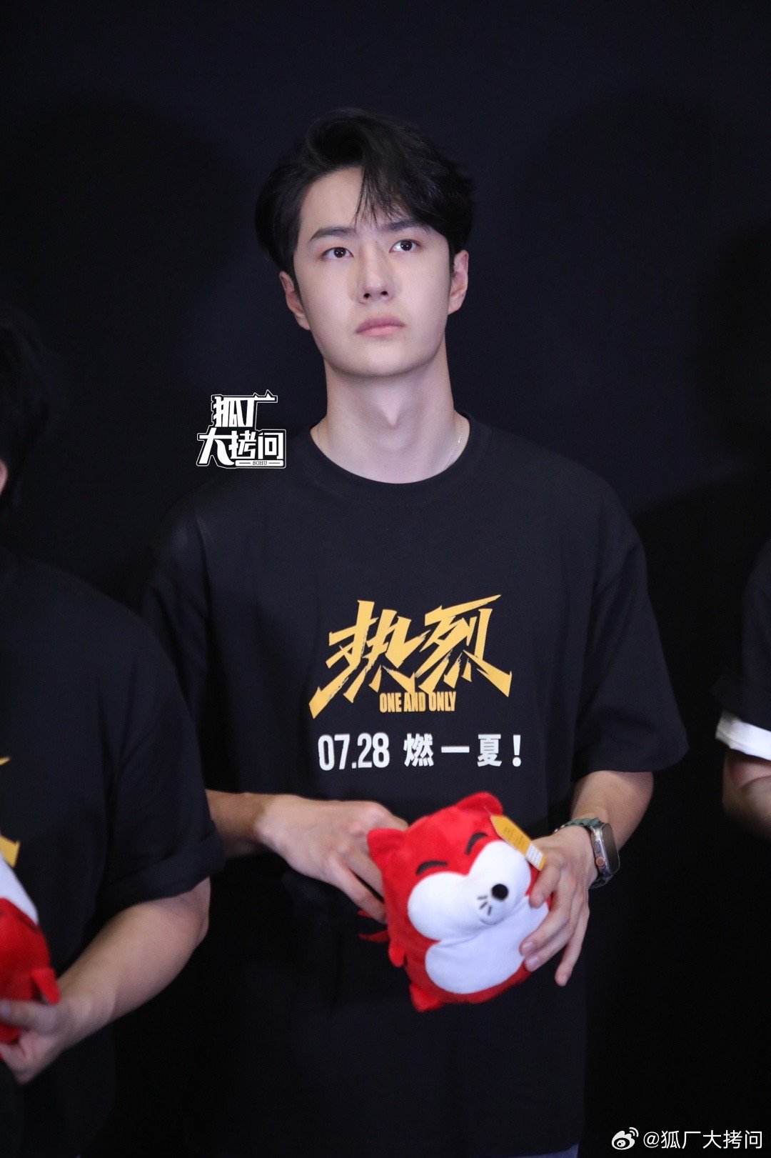 王一博　「熱烈」決勝赤 ᒍᑌՏT YIᗷO on X: 