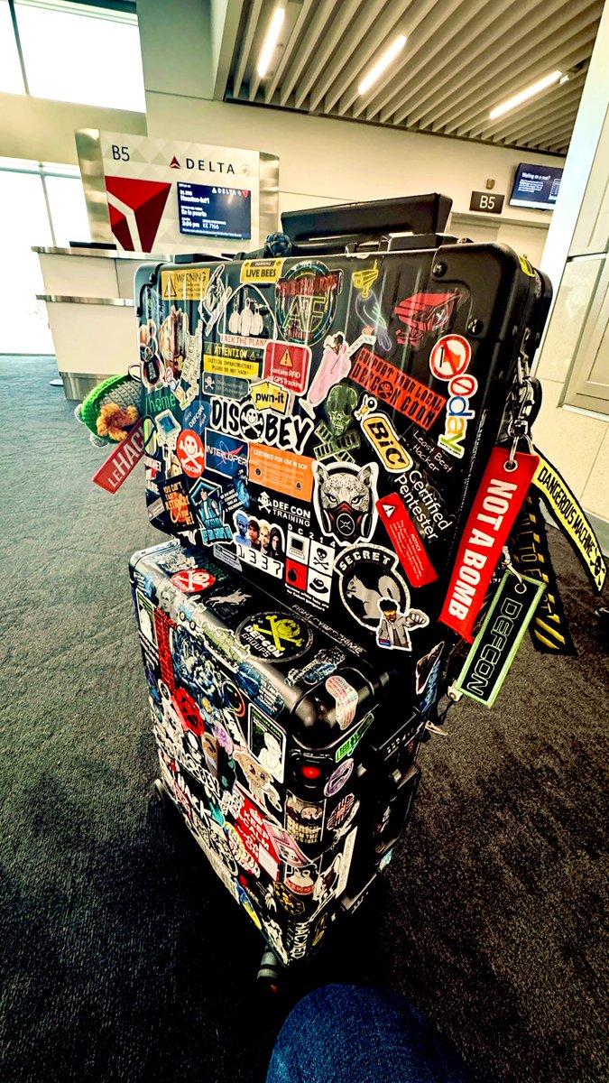 jaysonstreet's tweet image. Some pics from traveling back to the dumpster fire! Though I’m leaving tomorrow for 2 weeks in Vegas! Can’t wait to see my #HackerFam I’m hoping this is the trip I can remember how to be happy after the last few years of faking it I’ve forgotten what it really feels like! 🤷🏻‍♂️