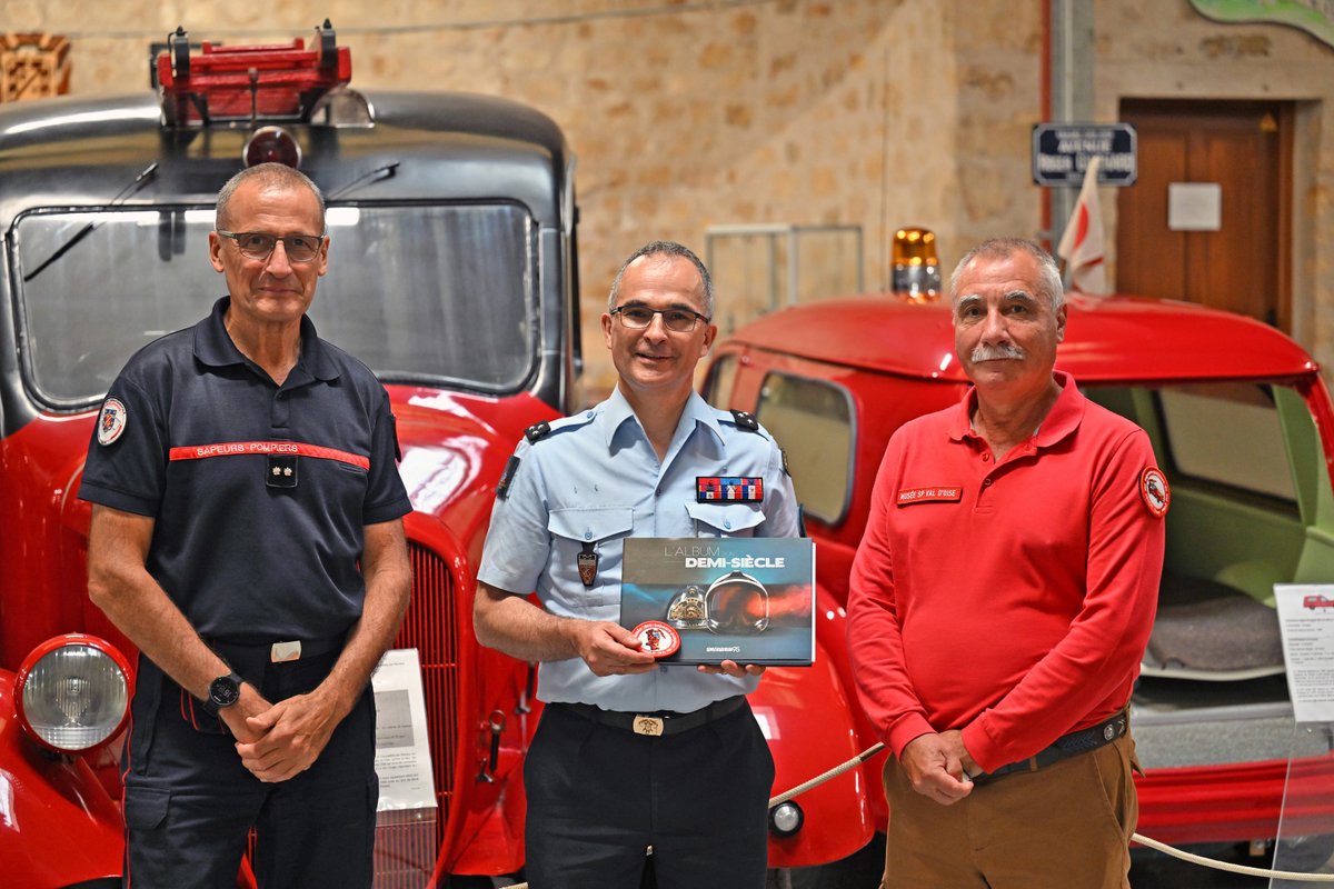 [#Visite] - Le Musée des sapeurs-pompiers du #Valdoise a eu l'honneur de recevoir, ce mardi 29 juillet, la visite du Général de division Arnaud de Cacqueray, commandant les <a href="/PompiersParis/">PompiersParis</a>. 

Accueilli par le Contrôleur général <a href="/LChavillon/">laurent chavillon</a> et le Lcl Patrice Marembert, Président de