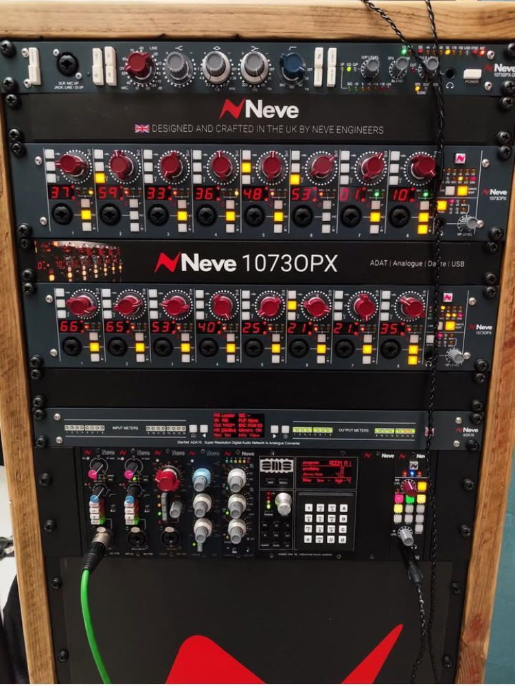 Neve outboard on display at Gearfest '25. 🔥

- 1073SPX-D
- 1073OPX
- StarNet ADA16
- Neve 500 series range
- AMS RMX16

#NeveSound