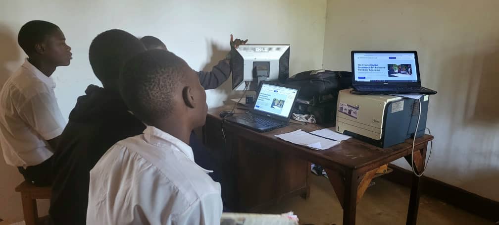 SharebilityUg's tweet image. Earlier in the day: #EdifyEdTech exhibition mentorship Visit 3 at Namanve High School in Nakifuma Mukono District. Learners are finalizing with their projects. #SharebilityEdutech