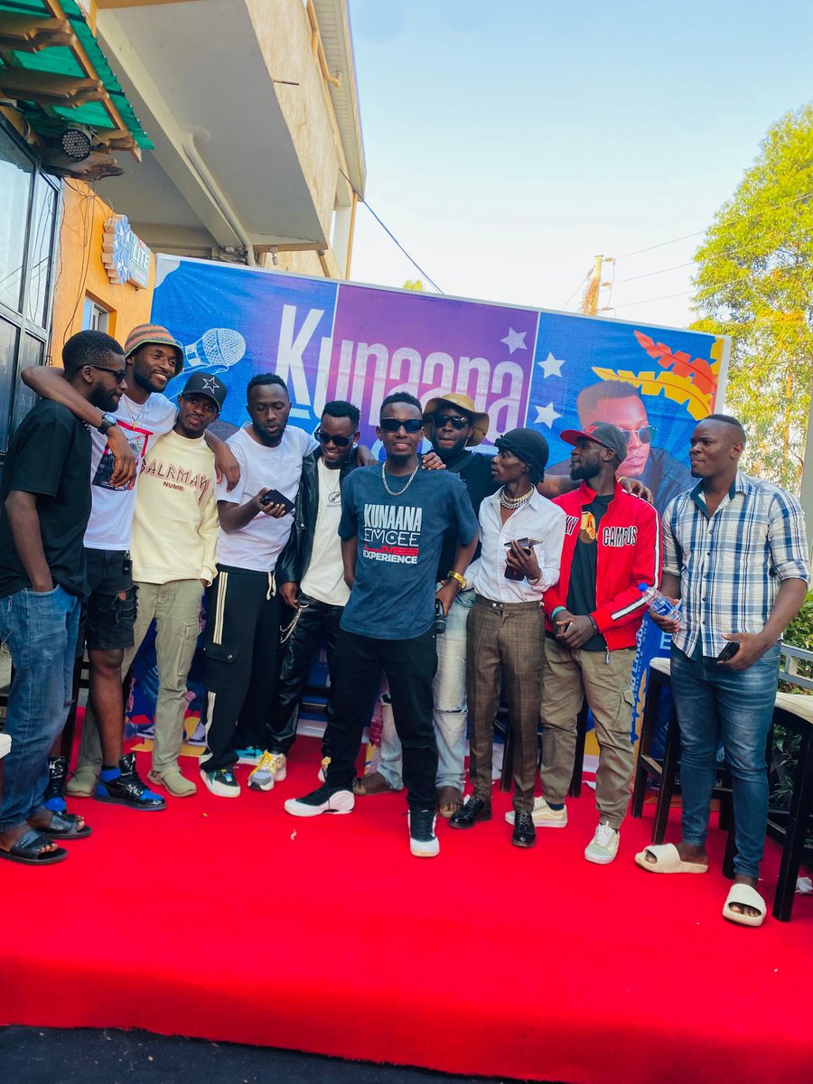 Showing up for our brother and fellow mc <a href="/EmceeKunaana/">The Mic Icon🎤</a>
#kunanamceelivexprience