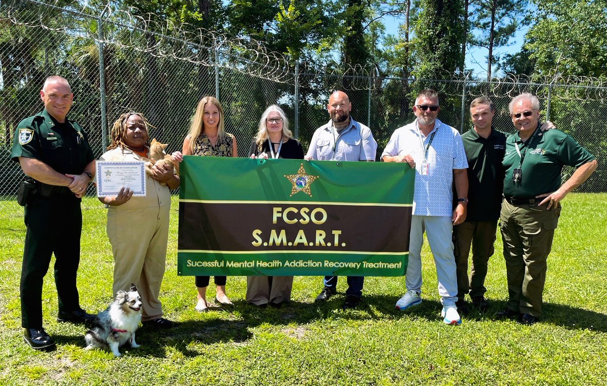Congratulations to the newest graduate from our Successful Mental Health and Addiction Recovery Treatment (SMART) Program!

Joining in on the graduation were Therapy K-9 Lucy, the jail's therapy dog, and Pooh the foster kitten! 🐶🐱