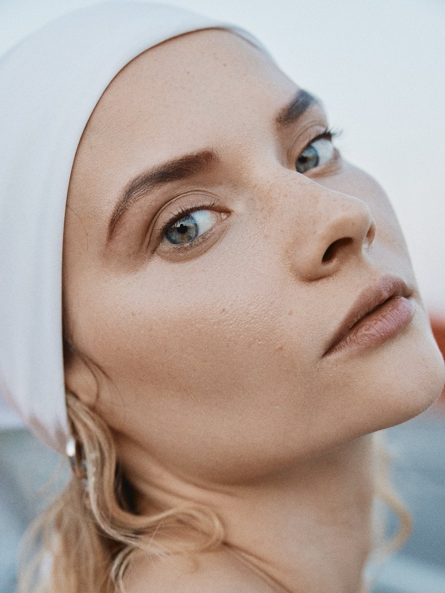 Calmnist's tweet image. wild elegance