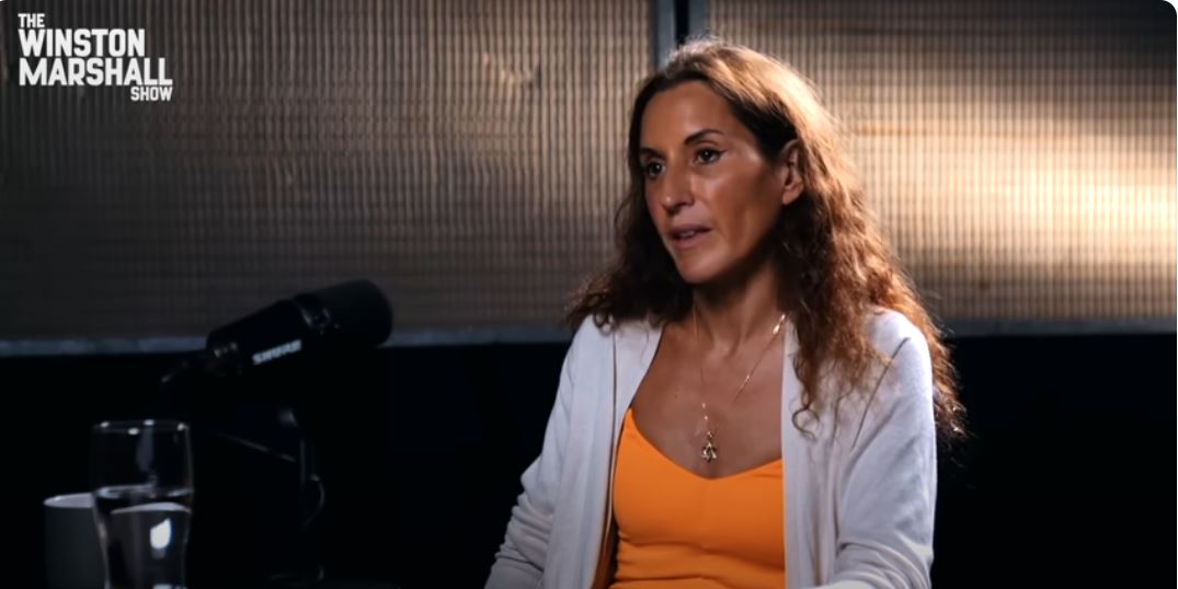 یکی از نکات مهمی که کاترین شکدوم خارجی که فقط چندبار به ایران آمده فهمید که متاسفانه خیلی از ایرانی ها هنوز نفهمیدن اینه که گفت:رژیم و سران ج.ا هیچ ارزش ملی و ایرانی برایشان مهم نیست و حاضرند همه مردم و ایران رو بخاطر ایدئولژی فدا کنن و اینو بارها از مقامات شنیده !