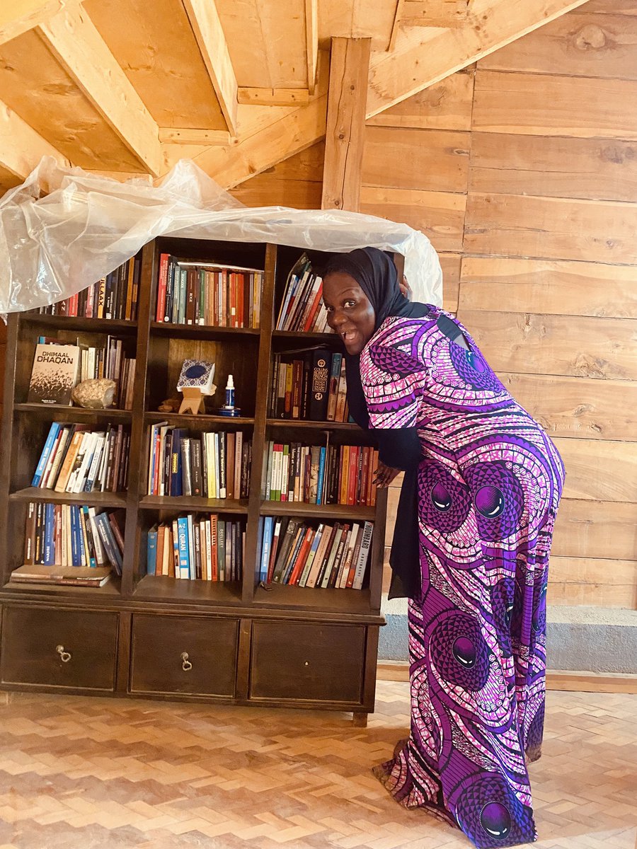 While Dr <a href="/JamaMusse/">Dr. Jama Musse Jama</a> was busy <a href="/HargeysaBF/">Hargeysa International Book Fair</a> I went snooping at his place in Berbera.😂😂of course I found his hidden stash 📚 
If you don’t find in me in Lusaka , I will be in Berbera 😂😂
#HIBF2025
#Zambia