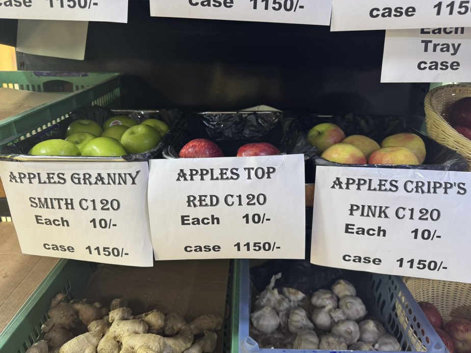 ރޯ ބުހުތާން ދޮގު <a href="/MMTVmv/">MMTV</a> އިން ކައްޒާބު <a href="/MMuizzu/">Dr Mohamed Muizzu</a> ގެ ލަފާފުޅުގެ މަތީން މި ހަދަނީ. މިހިރީ ބާޒާރުގެ އަދި ފިހާރަތަކުގެ އަގުތައް ފެންނަން. ރައްޔިތުންގެ ދެލޮލަށް ވާލު ގރ އެޅިފައެއް ނޫން ހުރީ ކަލޭމެން ދައްކާހާ މަންޒަރާ ހަދާ ދޮގުތައް ގަބޫލުކުރާކަށް. މޔހކ ވެރިކަމާ ހަވާލުވިގޮތަށް ރައްޔިތުން