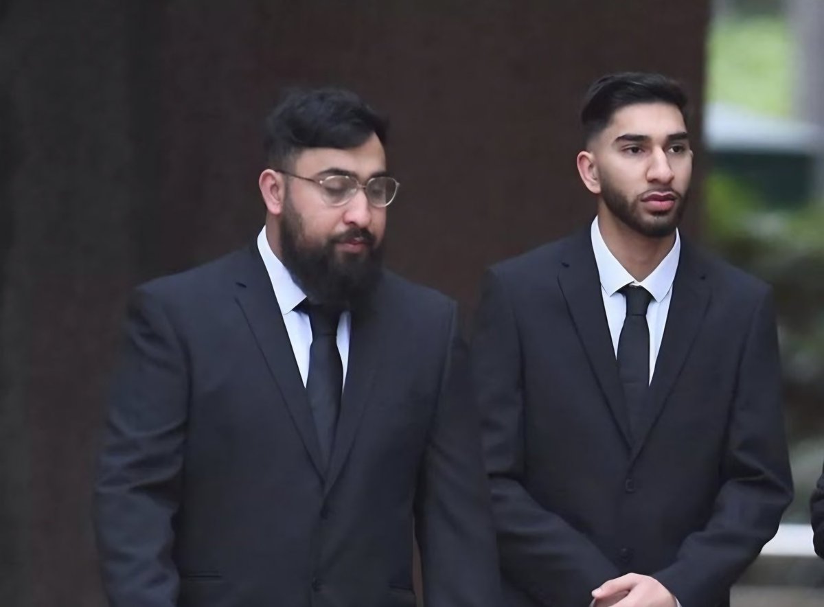 🚨BREAKING: A petition has been set up to DEPORT the two Manchester Airport attackers after today's guilty verdict.

Why should we have to fund their punishment?
